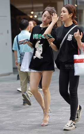 气质的美腿高跟小姐姐