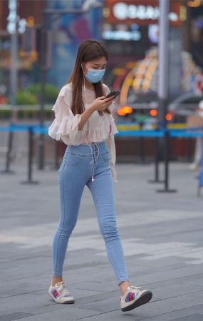 高腰牛仔裤