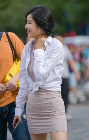 长腿短裙美女