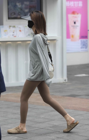 街拍少妇