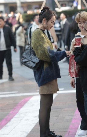 黑丝街拍少妇-15P