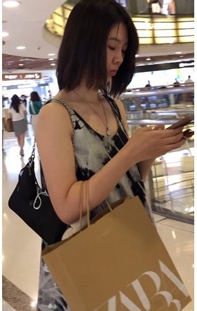 连衣裙美女