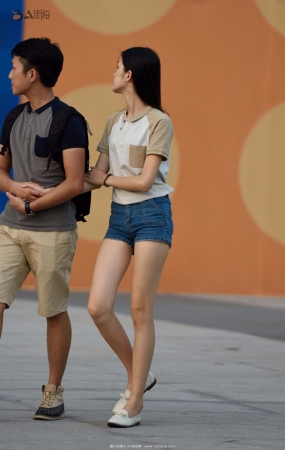 热裤，长腿，运动鞋-7P
