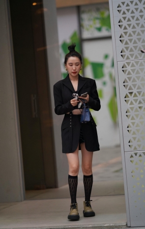 口罩少女