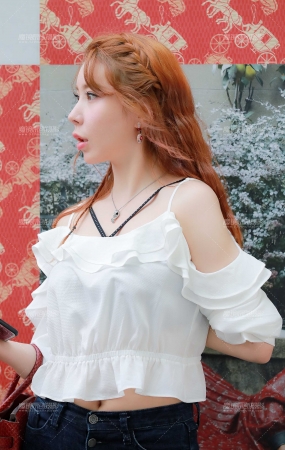 蓝牛漂亮美女