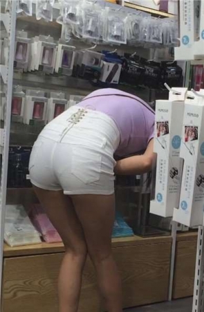 紧俏美臀高腰热裤少女跟闺蜜逛街 [6.82 GB]