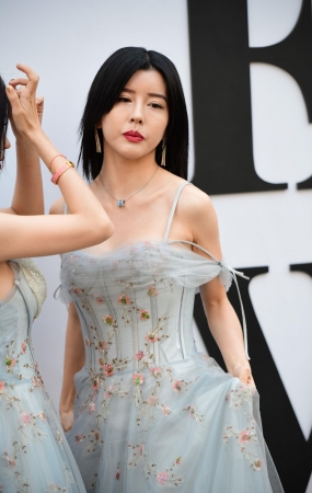 双胞胎美女模特街拍