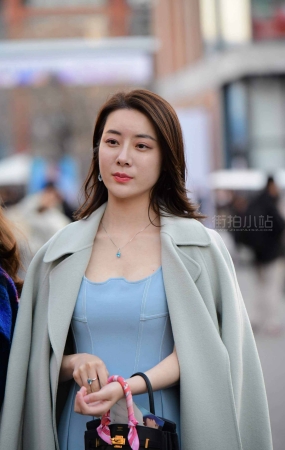 气质御姐高跟街拍美女