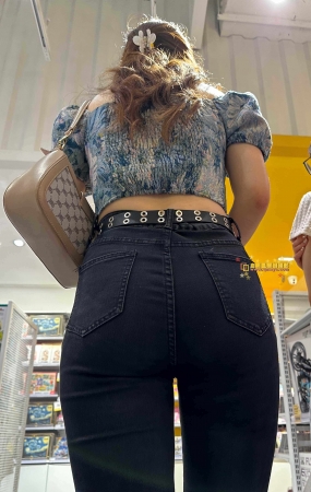 冷艳牛仔妹