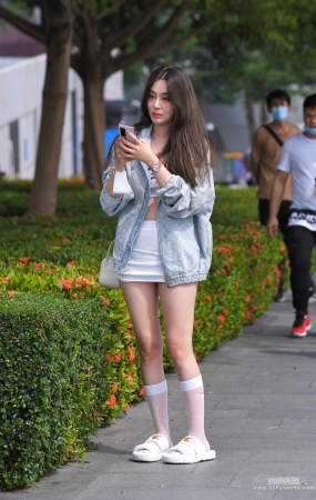 街拍半腿白袜 21-10-31-111