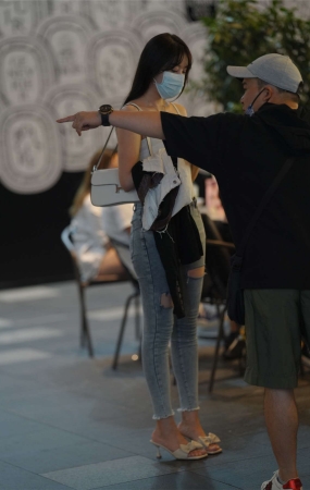 牛仔裤美臀好身材