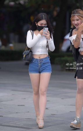 23207-103丝袜热裤女孩 8P