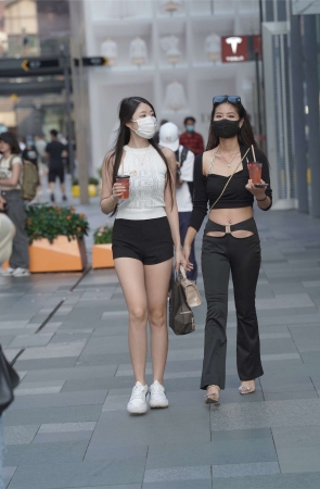 青春靓丽姐妹花