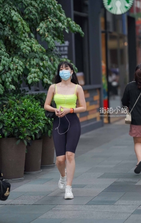 运动美眉