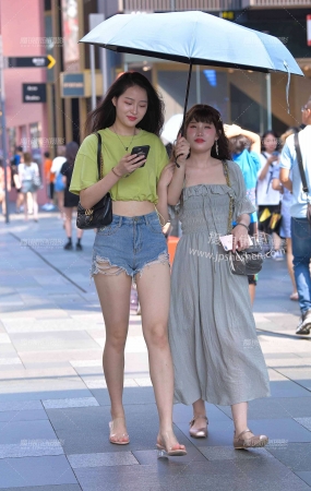 987-3+85/最爱这种大白腿的女人 21P