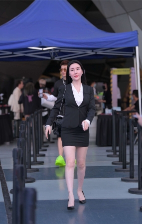 黑色制服裙套装
