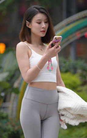 一始街拍作品  灰色瑜伽裤美女 [680P1V-23.4GB]