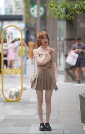 百褶裙小姐姐 [151P1V-1.95GB]