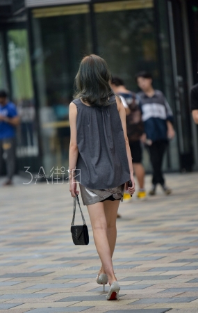 气质时尚美腿女郎-12P
