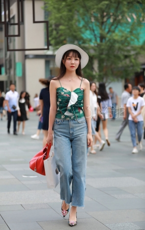 这么甜美的小姐姐，谁不喜欢？？？？-21P