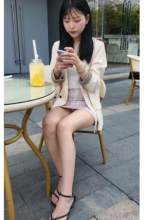 漂亮的白嫩美女