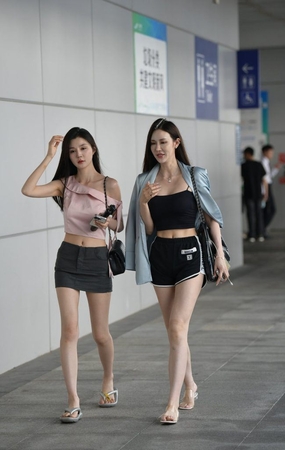 高挑魅力姐妹 [73P-1.72GB]
