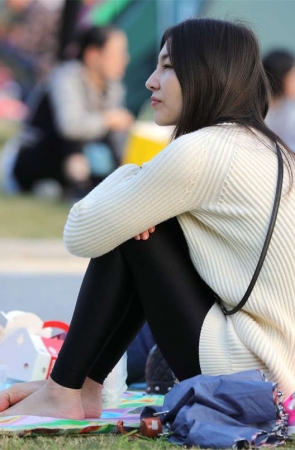 长腿热裤美女