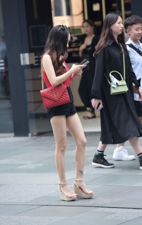你喜欢这样的美女吗