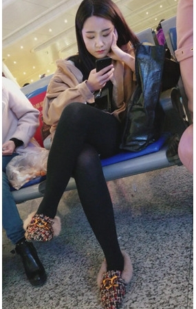 漂亮的美腿小妹