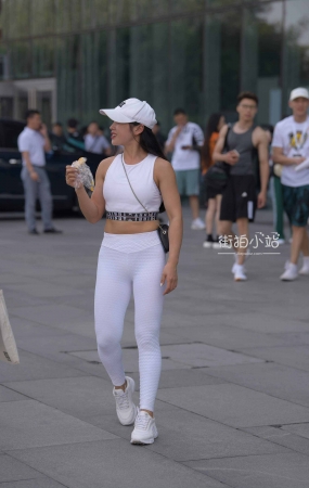 紧身白瑜伽裤