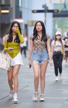 210521-6 60p