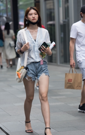 口罩美女