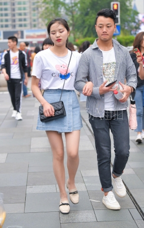 爱穿丝袜的女友~-12P