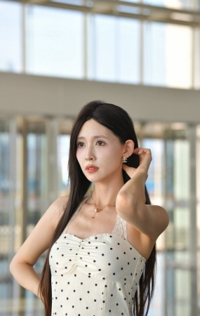 清秀白裙MM [96P-2.14GB]