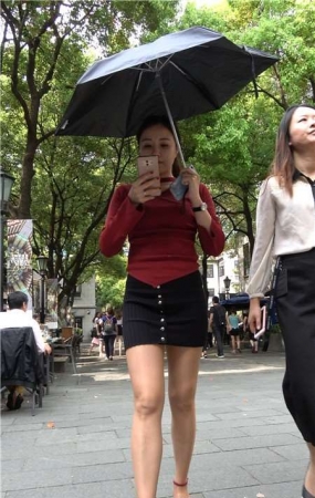 性感红高跟街拍丝袜包臀裙大美女 [1.56 GB]