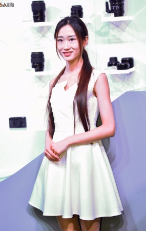 展台上的肉丝小妹-14P