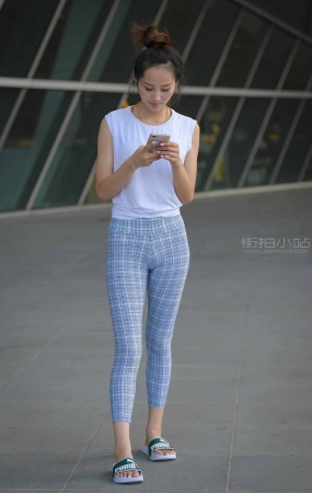 紧身裤小妹
