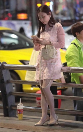 街拍肉丝高跟