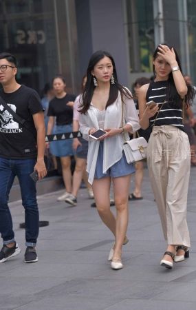 漂亮的小姐姐