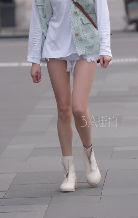 1092-1热裤美女-17P