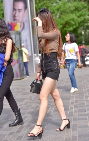 性感长腿牛仔短裤美女-12P