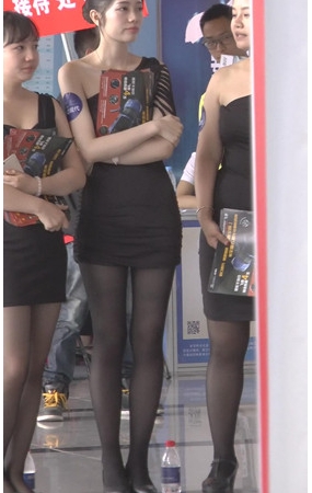 黑丝包臀裙美女