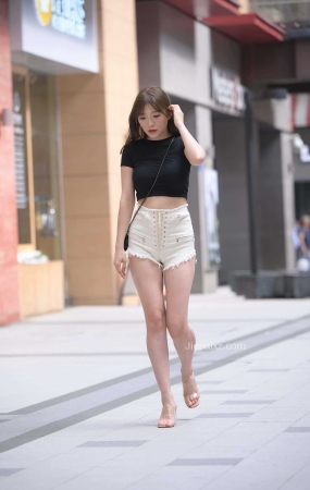 魂魂摄影作品●白色热裤美女 【套图+视频】