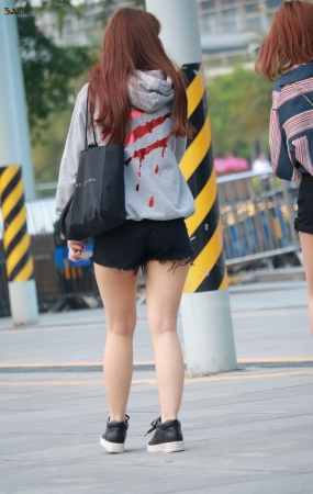 两个大白腿美女-18P