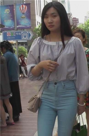 文静小清新美眉，温柔甜美，谁不想要这样一个女友 [2.69 GB]