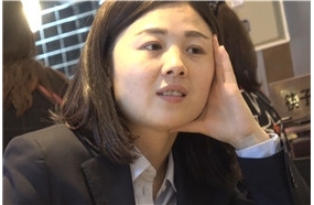 4k-餐厅吃饭偶遇极品美足黑高跟OL制服熟女姐姐