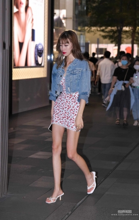 大长腿美女 21-08-29-173