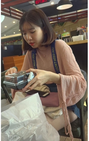 背带小姐姐