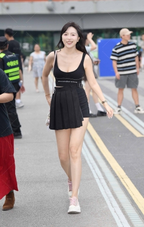 肤白貌美小女子-241114-5-32 14P