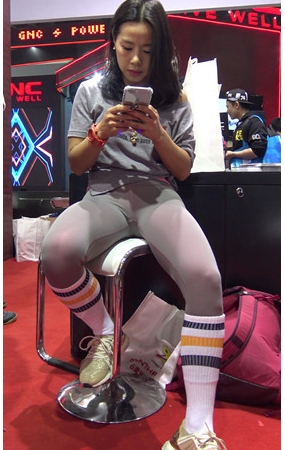 健身器材销售小姐姐